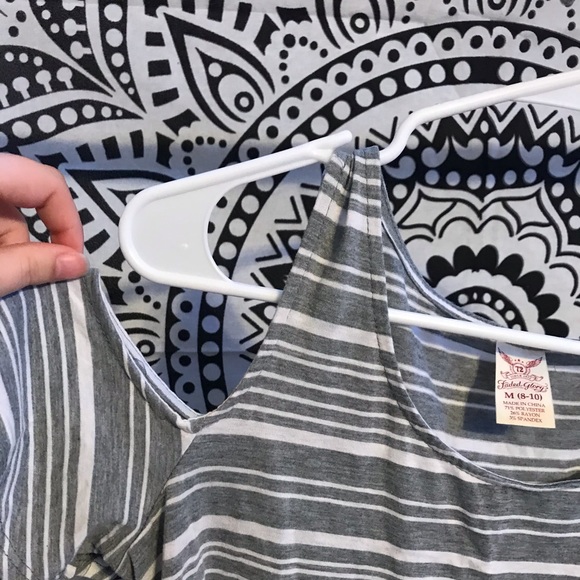 Dress - Picture 3 of 3